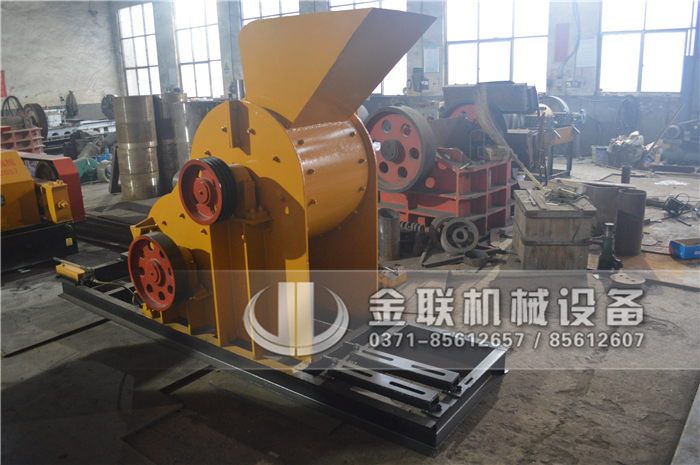 選購碎煤機(jī)用哪種機(jī)械設(shè)備好，有哪些顯著的優(yōu)勢？