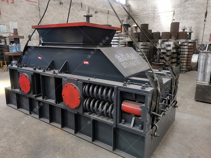 兩臺1200x800型河卵石制砂機(jī)發(fā)往內(nèi)蒙古